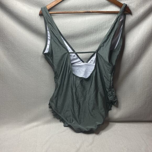 Cupshe Olive Green 1 piece swim suit size large - Picture 2 of 7